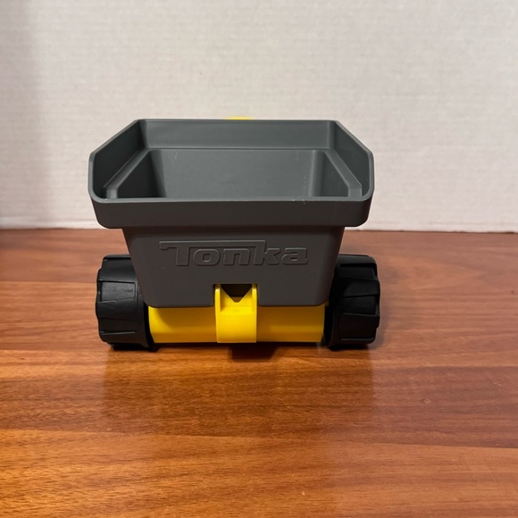 Tonka Sand Dumper Toy Dump Truck Rolling Wheels Functioning Dump Construction - Picture 6 of 10